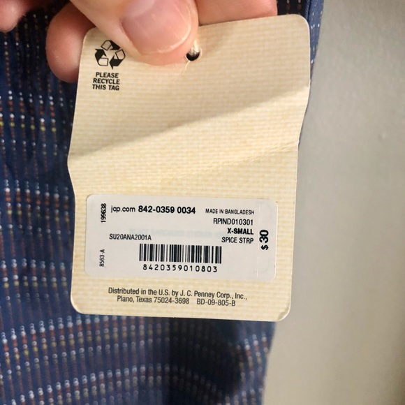 Ruffle tank blouse - Picture 5 of 5